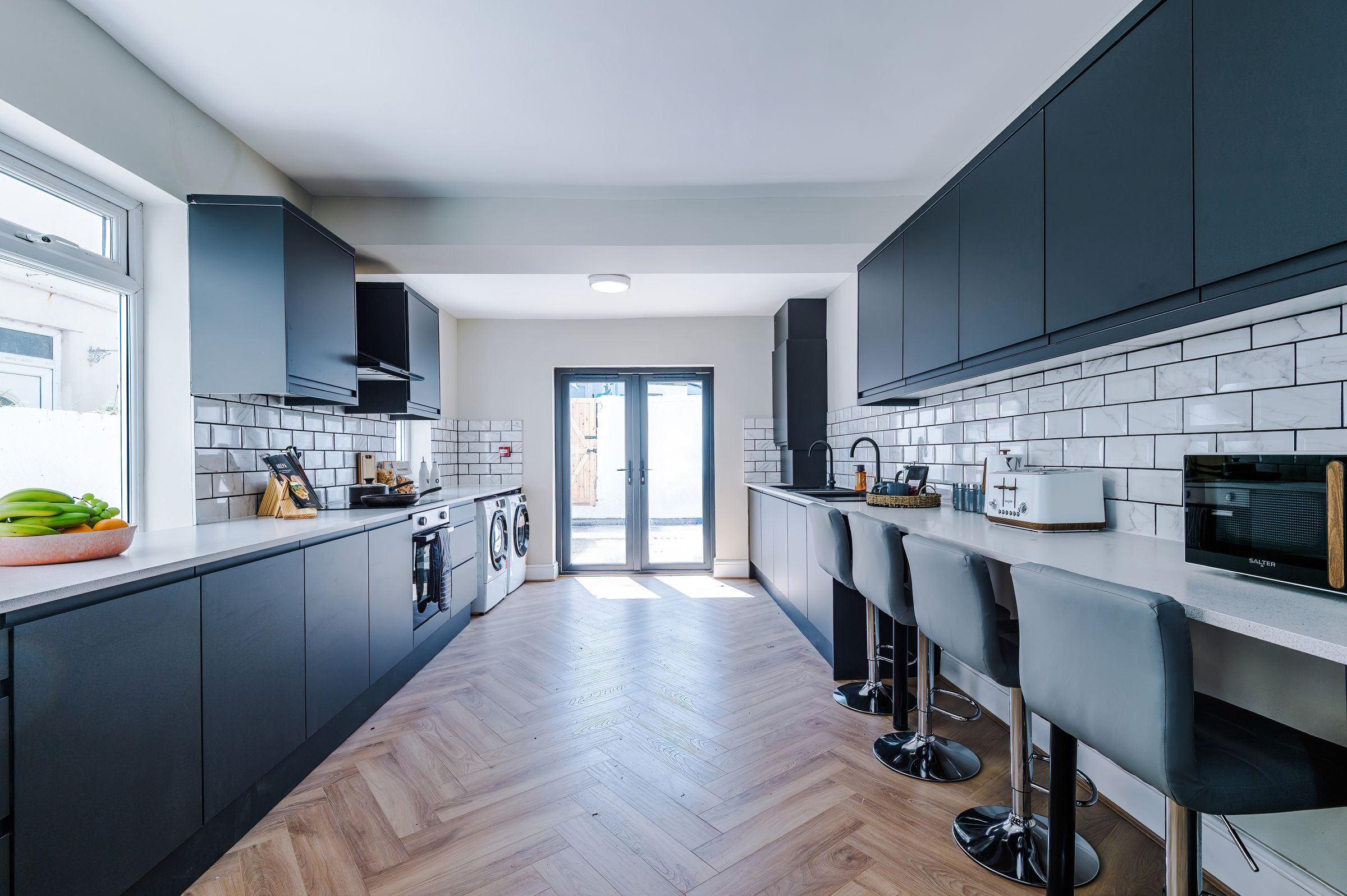 Virginia Road, New Brighton: kitchen long